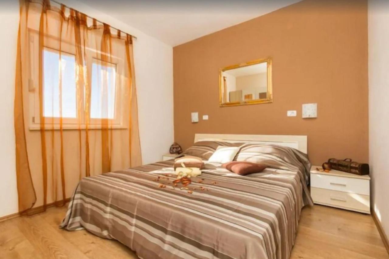 Apartments Villa Golden View トロギール エクステリア 写真