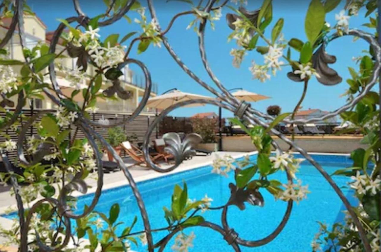 Apartments Villa Golden View トロギール エクステリア 写真