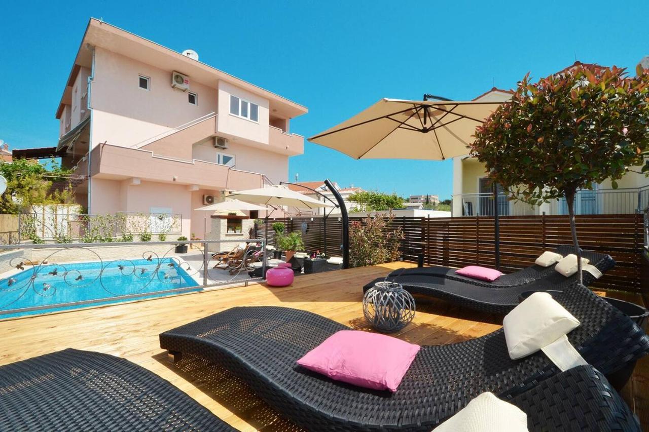 Apartments Villa Golden View トロギール エクステリア 写真